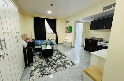 شقة - 1 حمام للايجار في برج الكورنيش - طريق كورنيش عجمان - عجمان