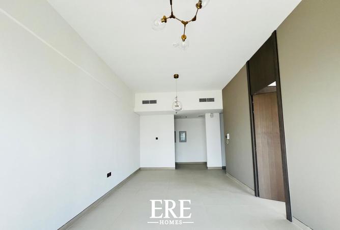 135637402 - Property Image 2