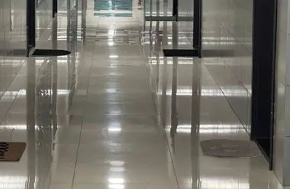 شقة - 2 غرف نوم - 3 حمامات للايجار في القاسمية - الشارقة