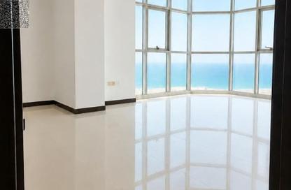 Apartment - 3 - 2 for rent in Ajman Corniche Residences - Ajman Corniche Road - Ajman