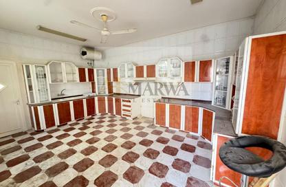 Villa - 4 - 6 for rent in Al Ramaqiya - Wasit - Sharjah Villa - 4 - 6 for rent in Al Ramaqiya - Wasit - Sharjah