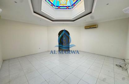 Villa - 4 - 6 for rent in Al Ramaqiya - Wasit - Sharjah