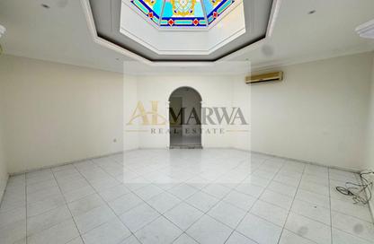Villa - 4 - 6 for rent in Al Ramaqiya - Wasit - Sharjah Villa - 4 - 6 for rent in Al Ramaqiya - Wasit - Sharjah
