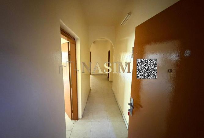 68301249 - Property Image 2