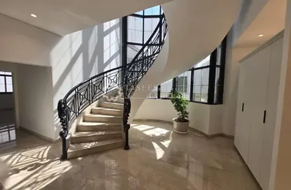 Villa - 5 Bedrooms - 5 Bathrooms for rent in Jumeirah 1 - Jumeirah - Dubai