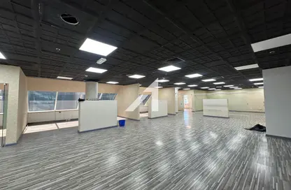 مكتب - استوديو للايجار في مركز الهرم - عود ميثاء - بر دبي - دبي