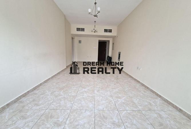 82801532 - Property Image 2