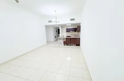 شقة - غرفة نوم - 1 حمام للايجار في برج ربيعة - مجان - دبي لاند - دبي