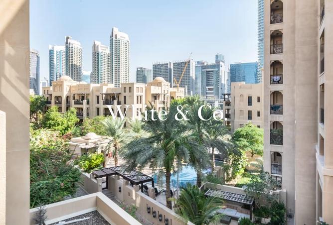 Full Upgraded | Vacant | Pool View |Bright