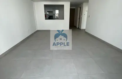 شقة - غرفة نوم - 2 حمامات للبيع في شقق ريحان - الجادة - الشارقة