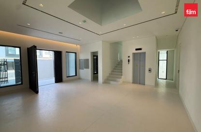 Villa - 5 - 5 for sale in Nad Al Sheba Gardens 1 - Nad Al Sheba Gardens - Nad Al Sheba 1 - Nad Al Sheba - Dubai