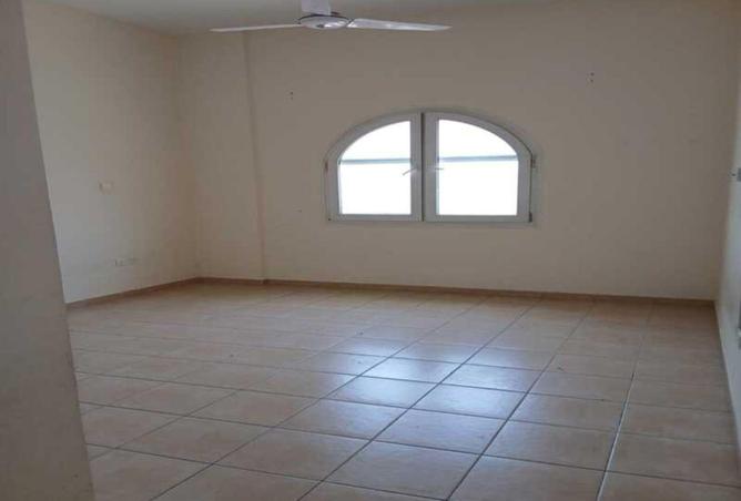 104689960 - Property Image 2