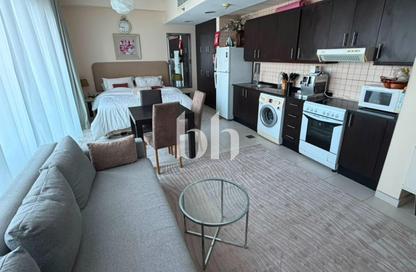 Apartment - Studio - 1 Bathroom for rent in The Royal Oceanic - Dubai Marina - Dubai