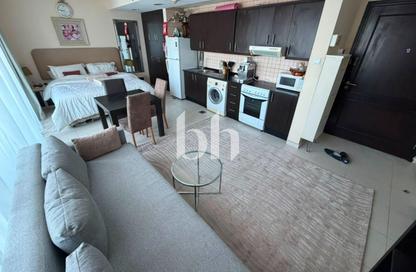 Apartment - Studio - 1 Bathroom for rent in The Royal Oceanic - Dubai Marina - Dubai