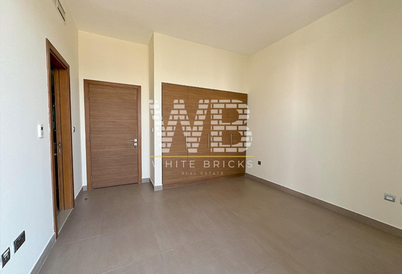 Spacious 3BR Villa | Large Plot | Prime Location photo 8