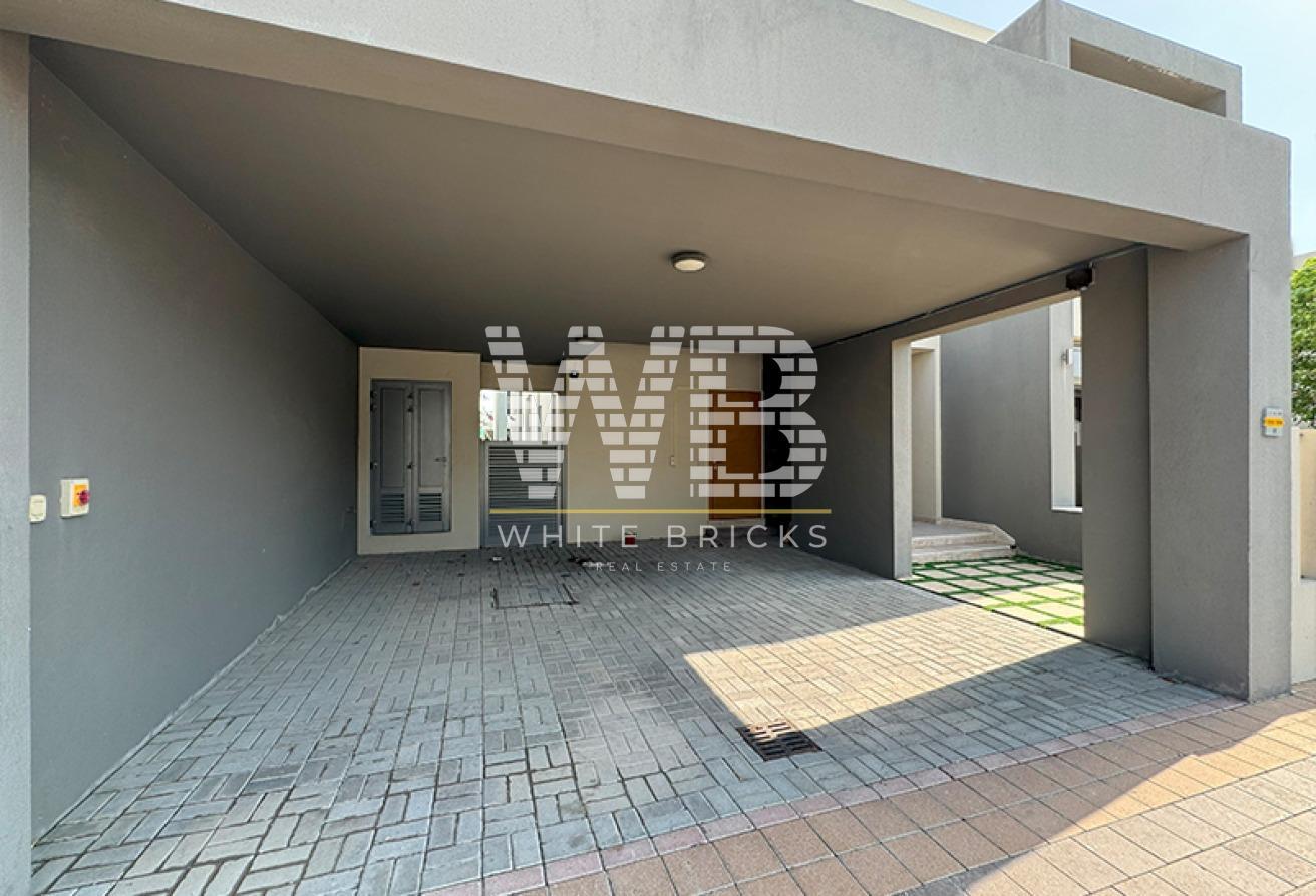 Spacious 3BR Villa | Large Plot | Prime Location photo 17