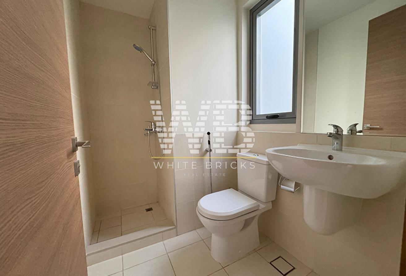 Spacious 3BR Villa | Large Plot | Prime Location photo 14