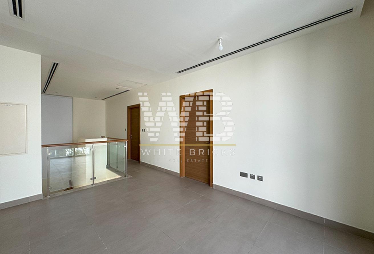 Spacious 3BR Villa | Large Plot | Prime Location photo 10