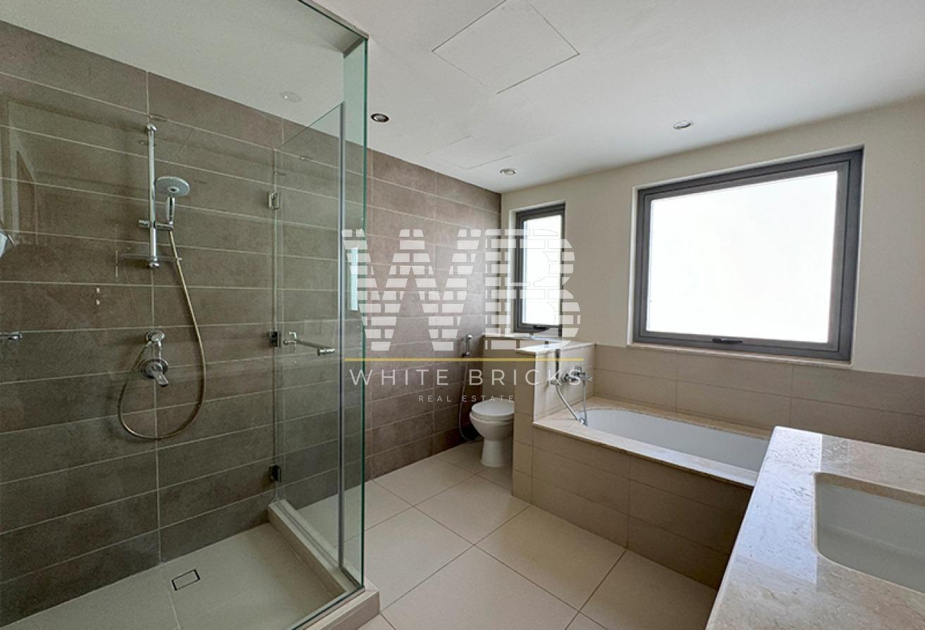 Spacious 3BR Villa | Large Plot | Prime Location photo 12