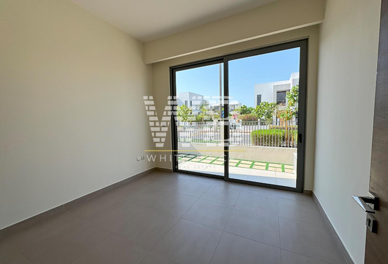 Spacious 3BR Villa | Large Plot | Prime Location photo 6