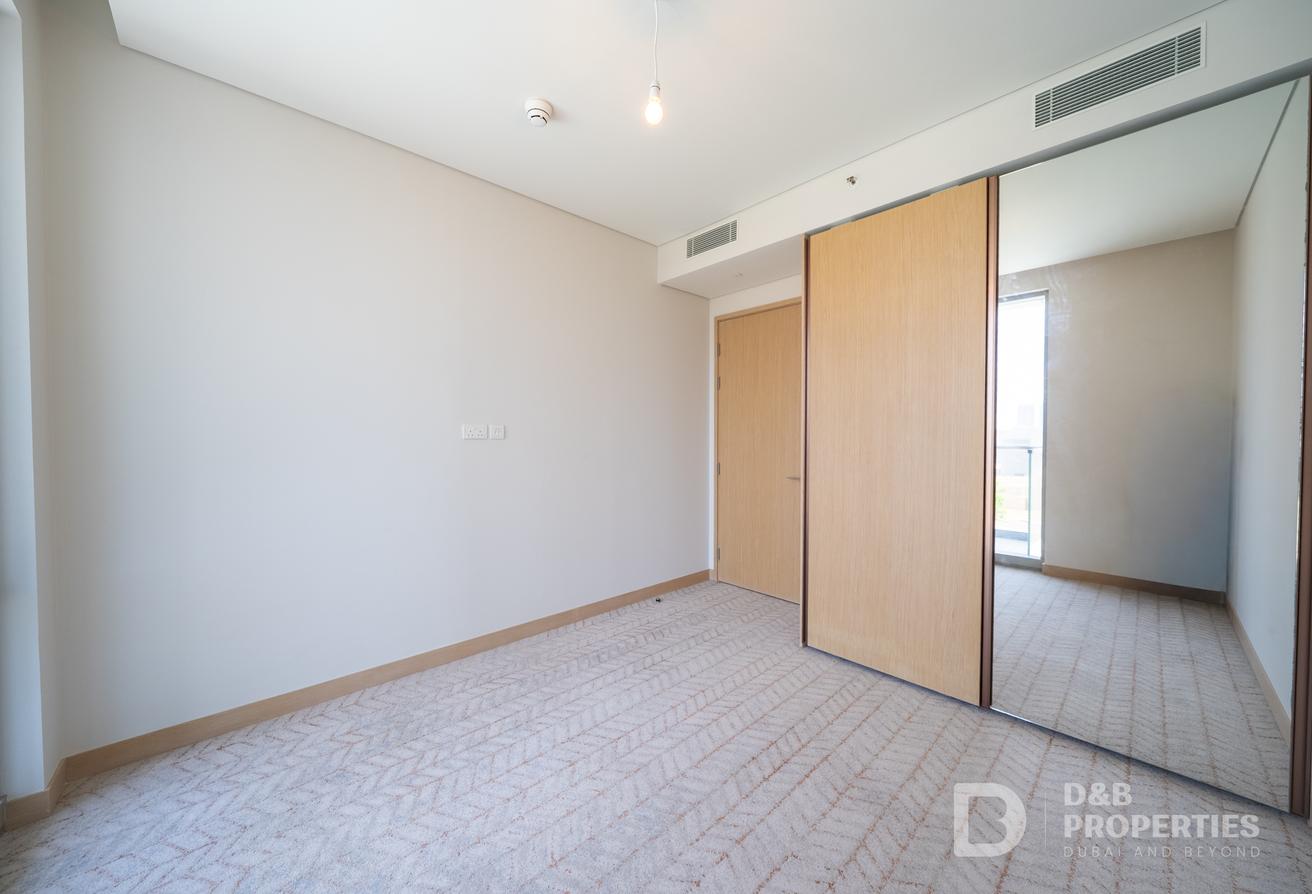 BURJ KHALIFA VIEW | MAID ROOM | LOWER FLOOR photo 17