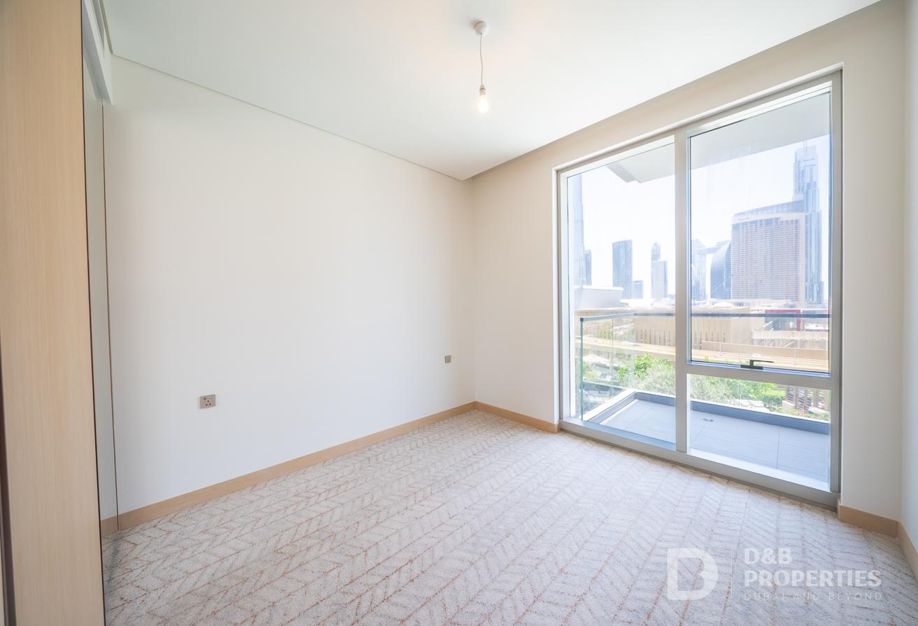 BURJ KHALIFA VIEW | MAID ROOM | LOWER FLOOR photo 13