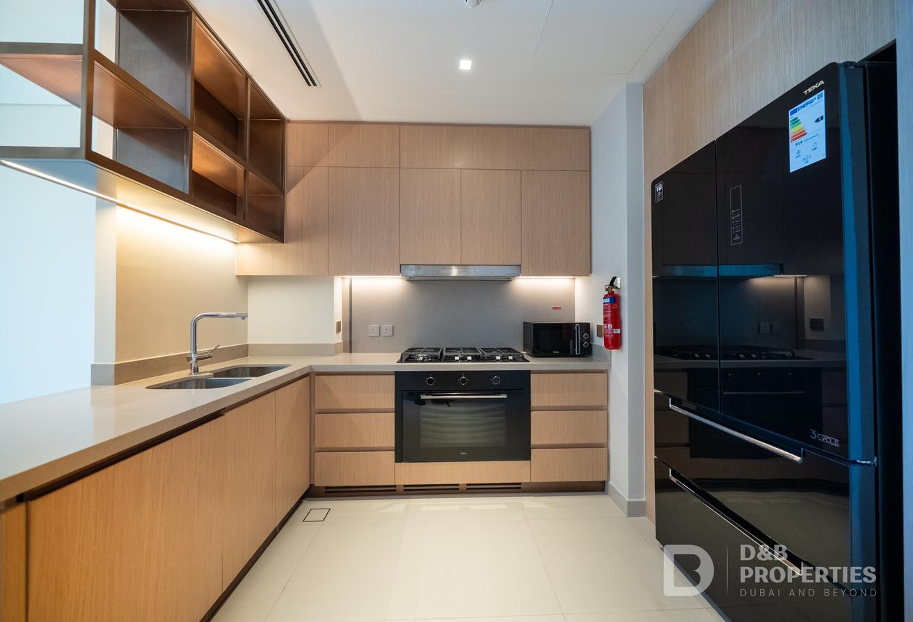 BURJ KHALIFA VIEW | MAID ROOM | LOWER FLOOR photo 4