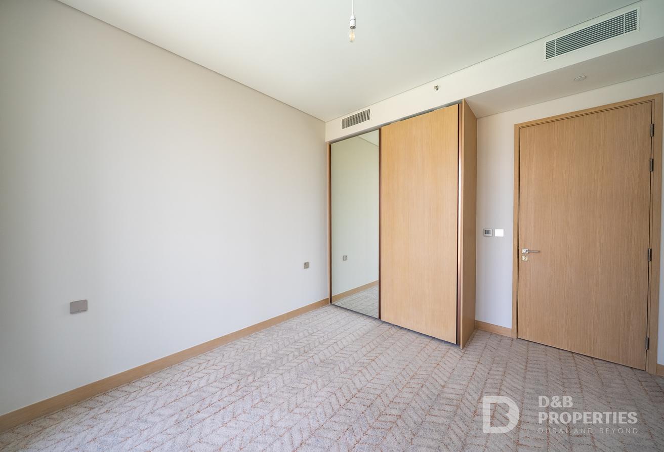 BURJ KHALIFA VIEW | MAID ROOM | LOWER FLOOR photo 9