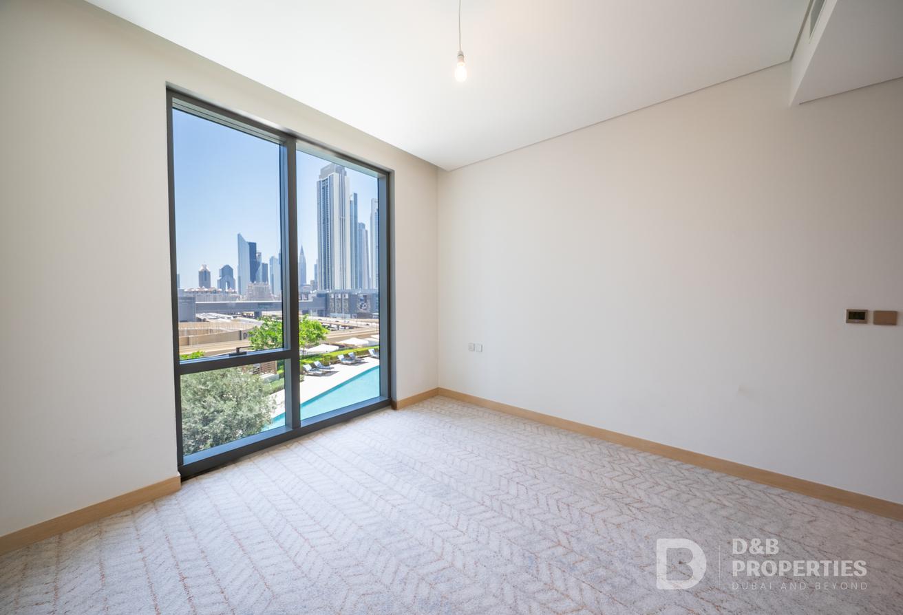 BURJ KHALIFA VIEW | MAID ROOM | LOWER FLOOR photo 15