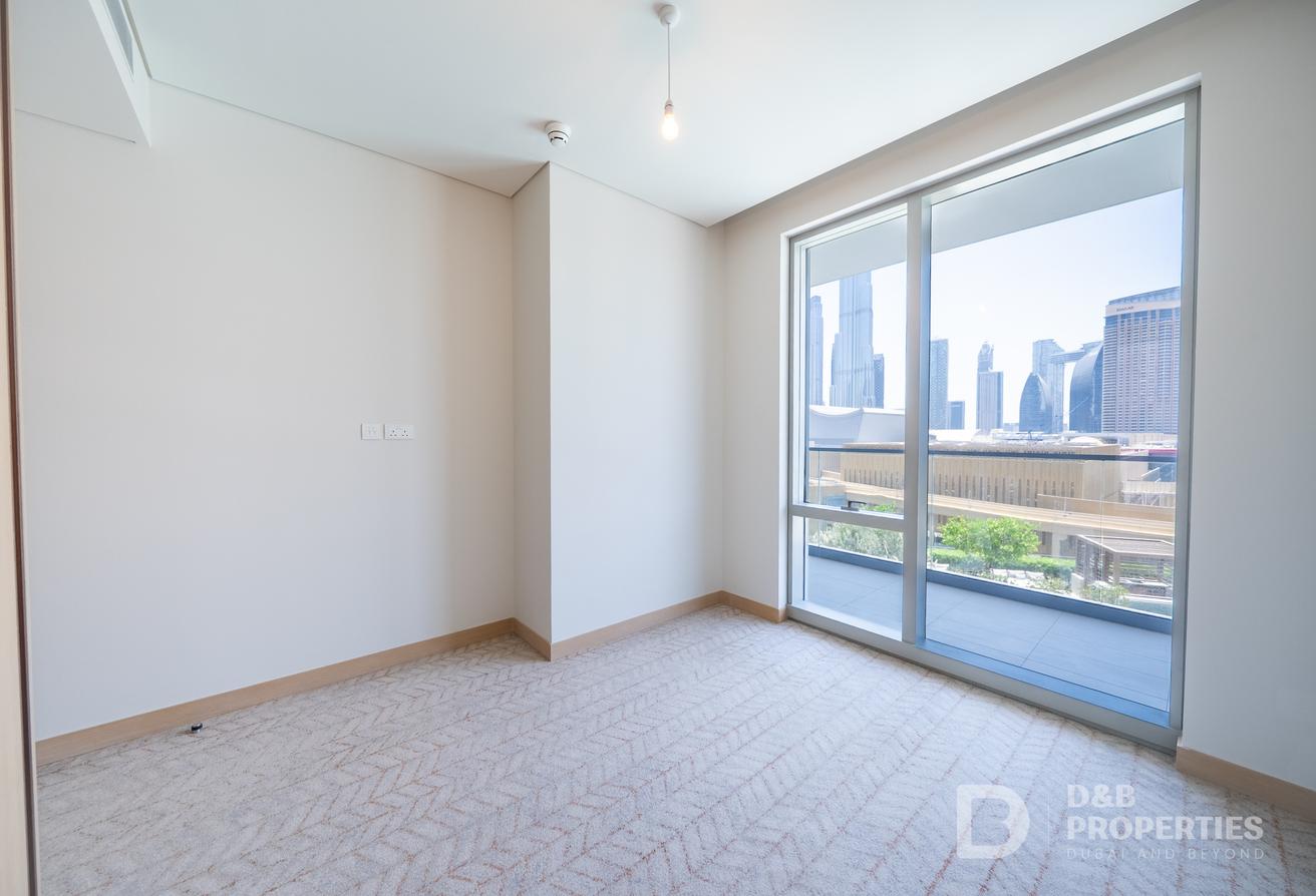 BURJ KHALIFA VIEW | MAID ROOM | LOWER FLOOR photo 11
