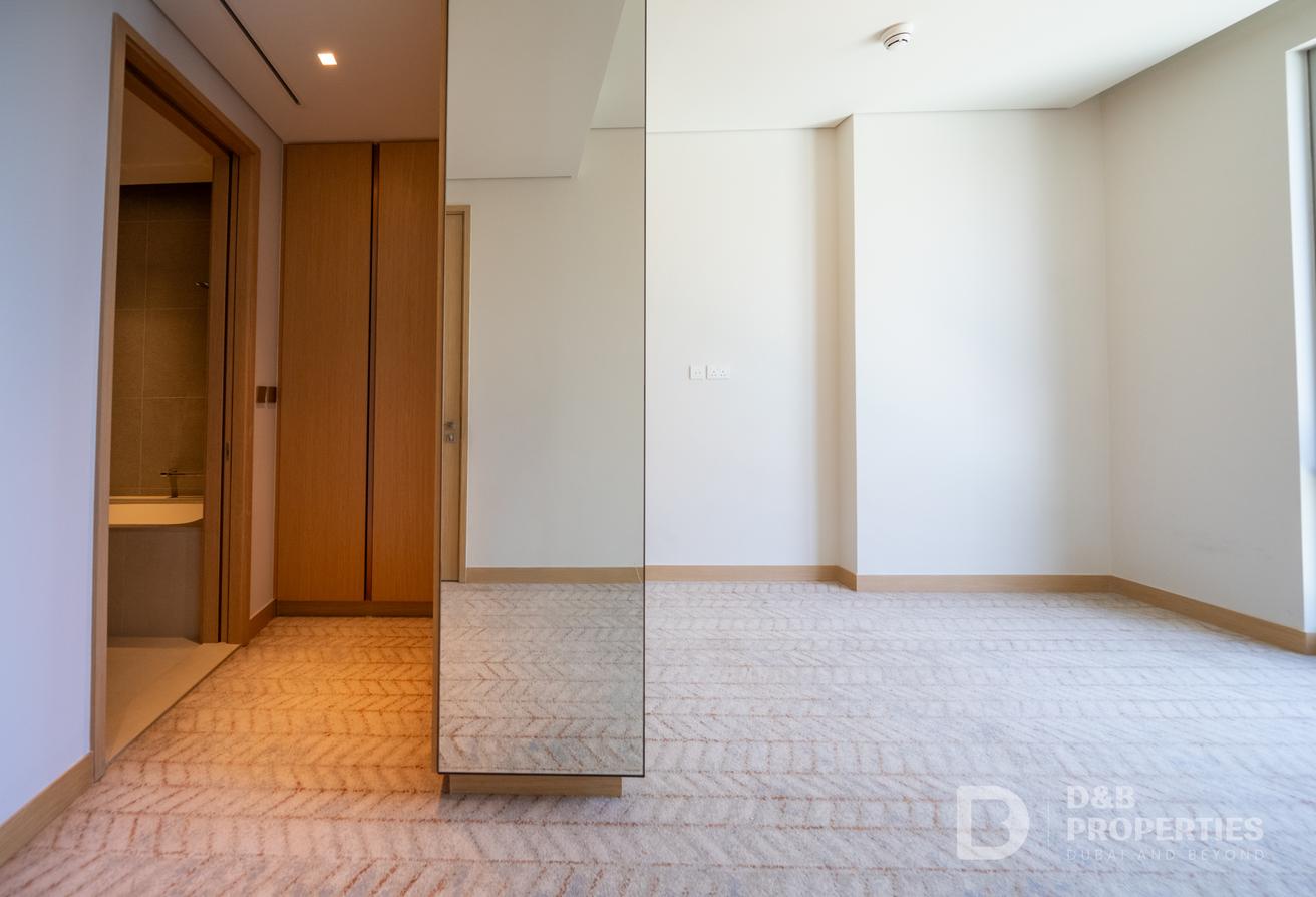 BURJ KHALIFA VIEW | MAID ROOM | LOWER FLOOR photo 7