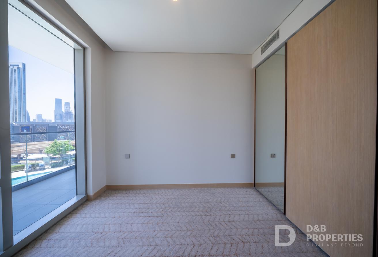 BURJ KHALIFA VIEW | MAID ROOM | LOWER FLOOR photo 10
