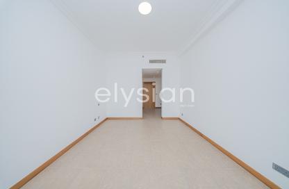 Apartment - 1 Bedroom - 2 Bathrooms for rent in Al Basri - Shoreline Apartments - Palm Jumeirah - Dubai