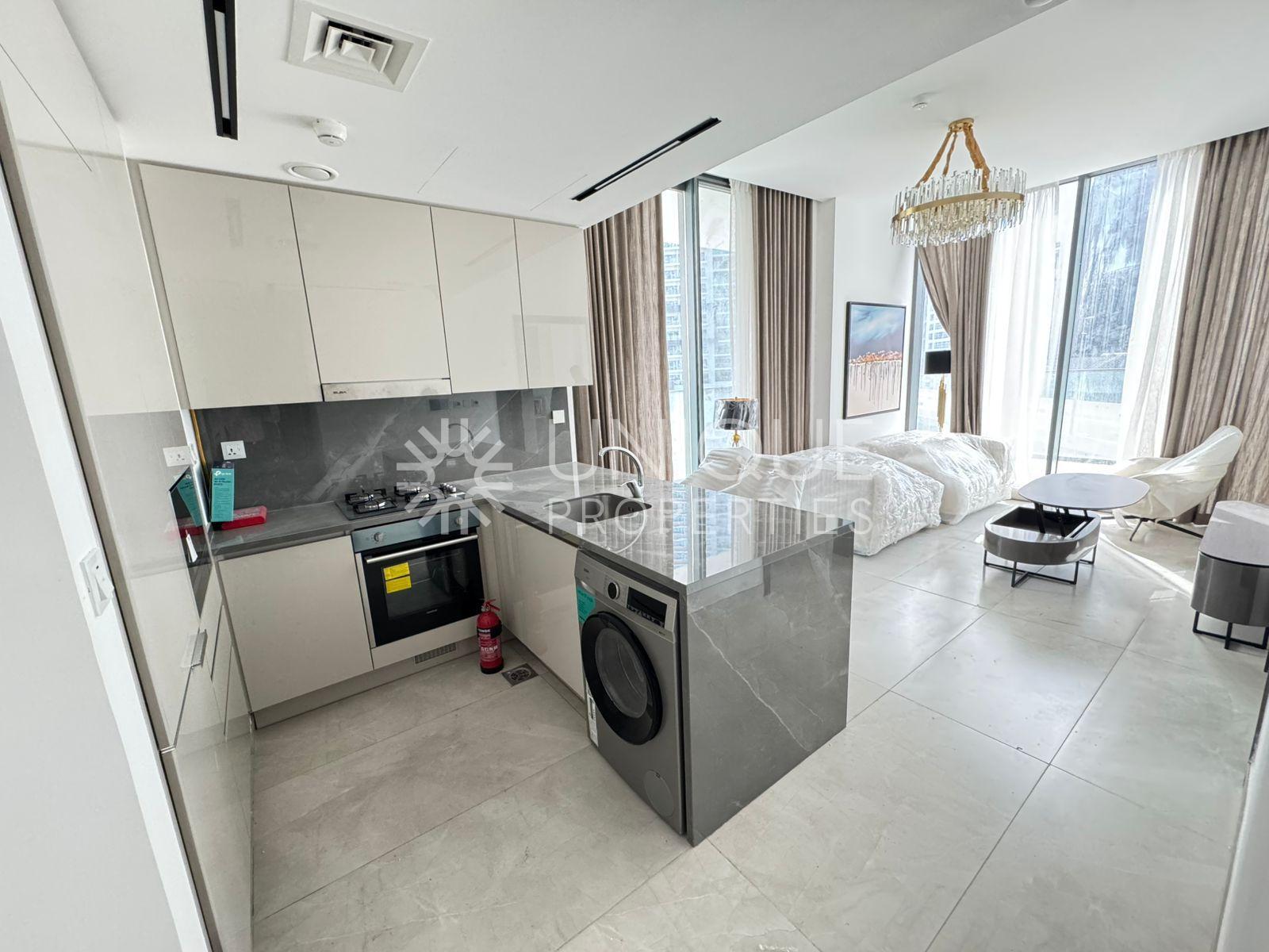 Corner unit - Brand new - Fully Furnished