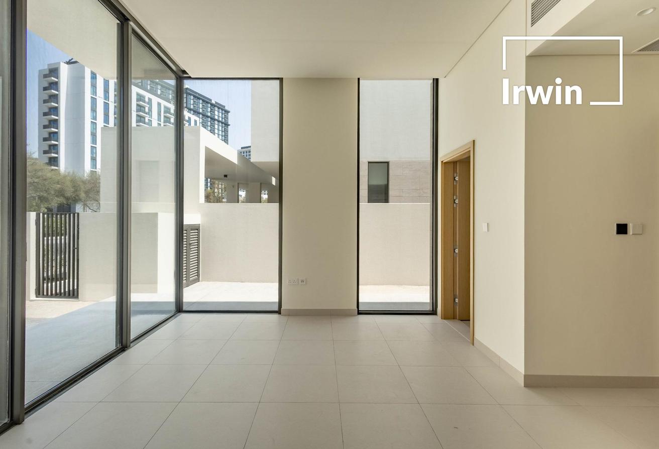 Close To Amenities | Large Basement | Vacant photo 15