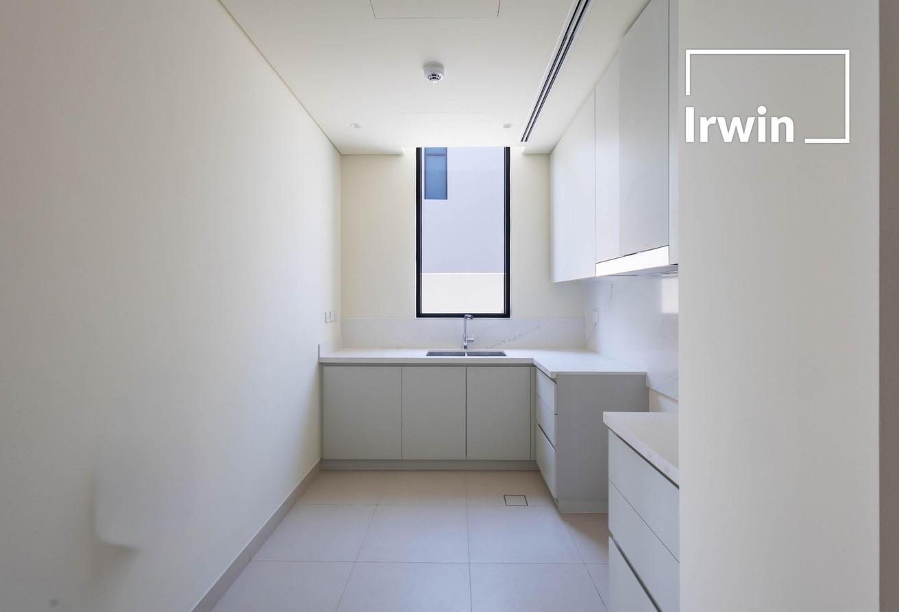 Close To Amenities | Large Basement | Vacant photo 10