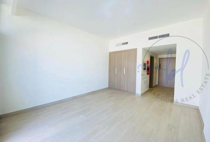 64402925 - Property Image 2