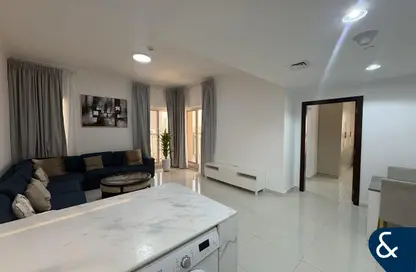 شقة - غرفة نوم - 2 حمامات للايجار في طراز عربي - مساكن القناه المائية - مدينة دبي الرياضية - دبي