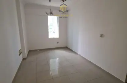 شقة - غرفة نوم - 1 حمام للايجار في شارع التعاون الجديد - التعاون - الشارقة