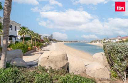 Villa - 4 Bedrooms - 5 Bathrooms for rent in Canal Cove Frond F - Canal Cove Villas - Palm Jumeirah - Dubai