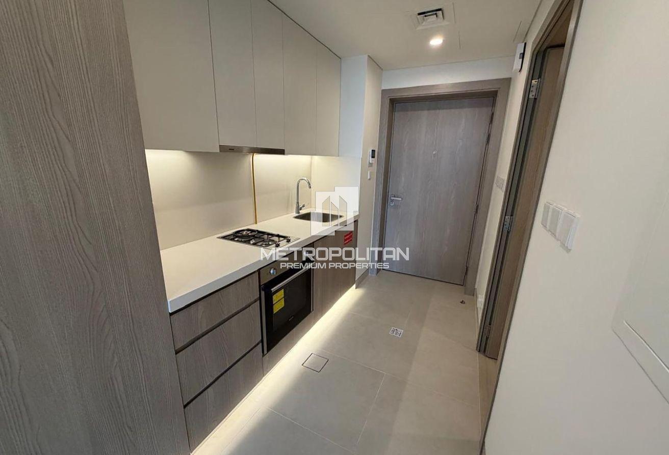 Brand New Unit | Vacant Now | Prime Location photo 5