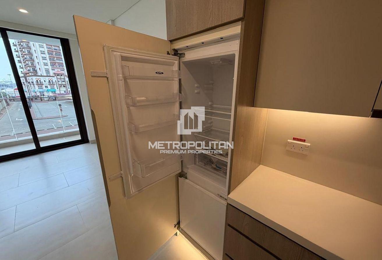 Brand New Unit | Vacant Now | Prime Location photo 4