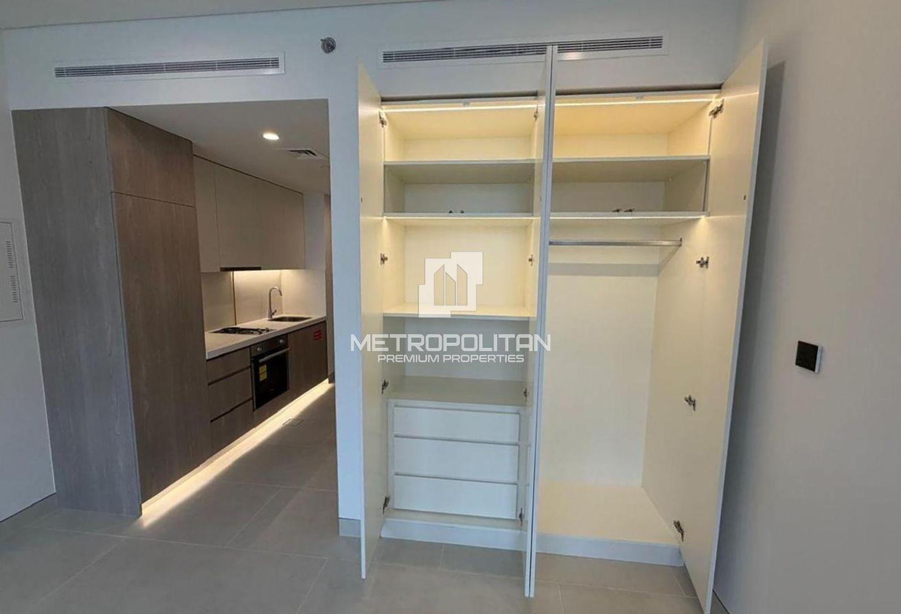 Brand New Unit | Vacant Now | Prime Location photo 6