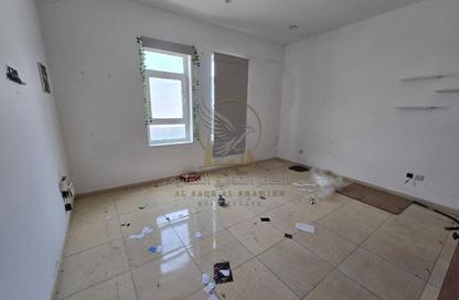 Apartment - Studio - 1 Bathroom for rent in Al Qulaya'ah - Al Sharq - Sharjah Apartment - Studio - 1 Bathroom for rent in Al Qulaya'ah - Al Sharq - Sharjah