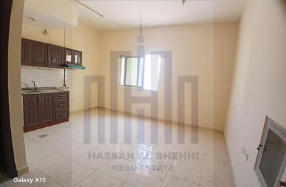 Apartment - Studio - 1 Bathroom for rent in Muwailih Building - Muwaileh - Sharjah