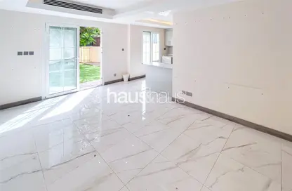Villa - 2 Bedrooms - 3 Bathrooms for rent in Springs 11 - The Springs - Dubai