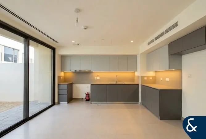 141018105 - Property Image 2