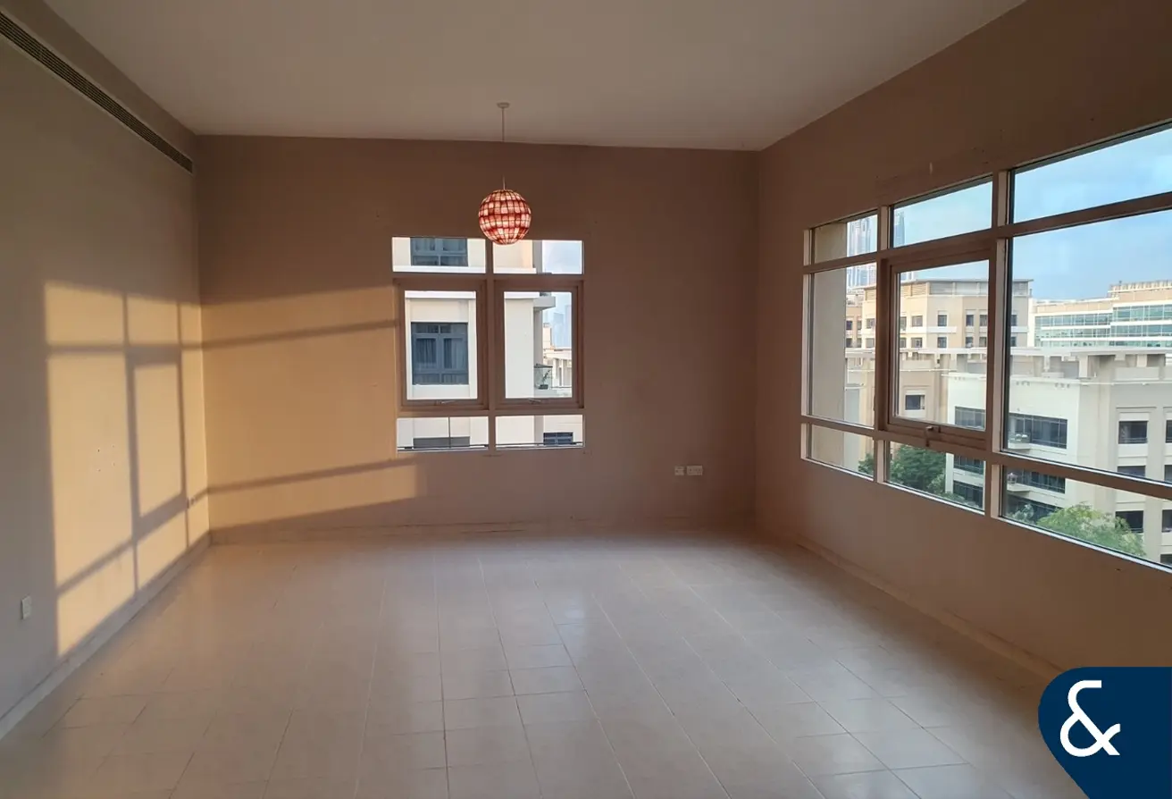 165598046 - Property Main Image