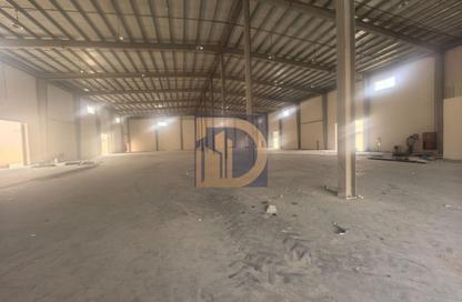 Warehouse - Studio - 2 Bathrooms for rent in Umm Al Thuoob - Umm Al Quwain