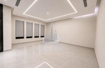 Villa - 5 Bedrooms - 7 Bathrooms for rent in Al Aweer 1 - Al Aweer - Dubai Villa - 5 Bedrooms - 7 Bathrooms for rent in Al Aweer 1 - Al Aweer - Dubai